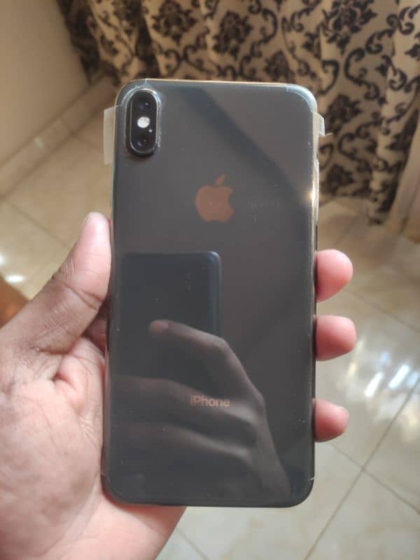 I Phone Xs Max. 1