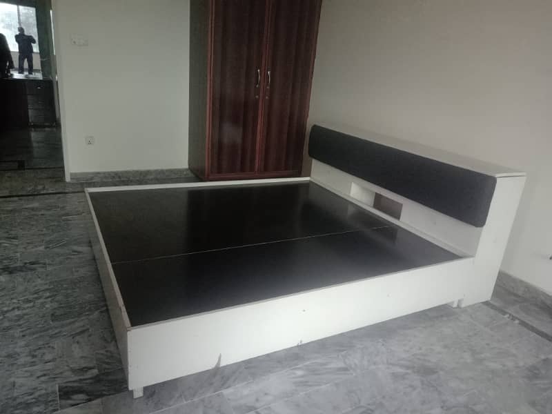 10 marla outstanding upper portion 1 bedroom tvl kitchen in model town C block for rent 1