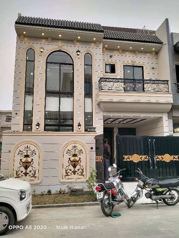 5 Marla Spanish House for Sale in Lahore 0