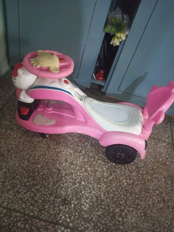 hello kitty car 1