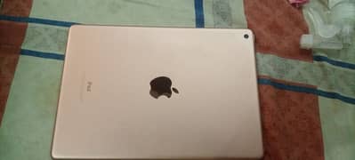 iPad 6 generation 32 GB gold colour