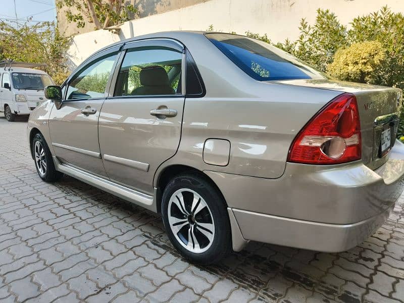 Suzuki Liana 2014 5