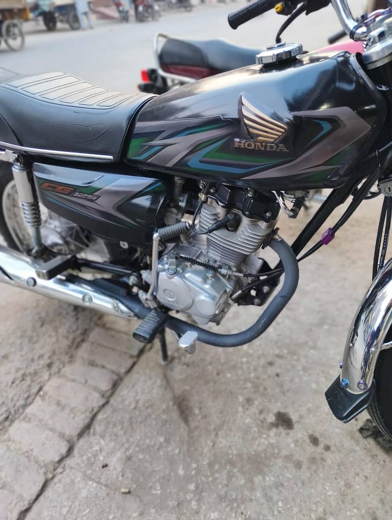 Honda CG 125 2023 3