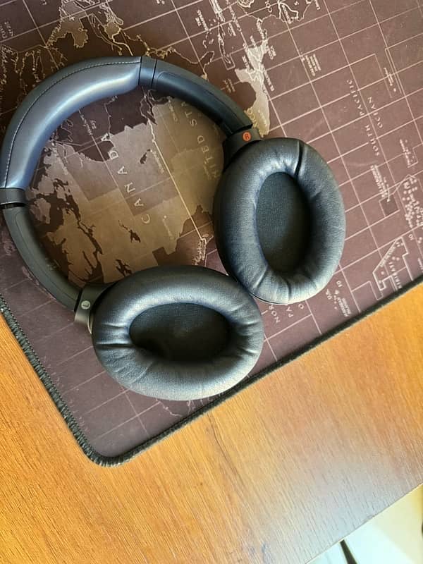 Sony Xm4 Headphones Almost new 1