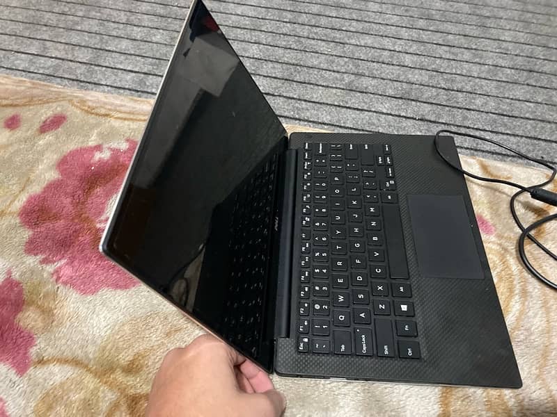 Dell XPS 13 9360 | i7 7th Gen 4k Touch 6