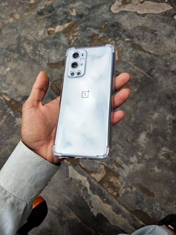 OnePlus 9 pro 5G- 12+4=16GB 256GB 10