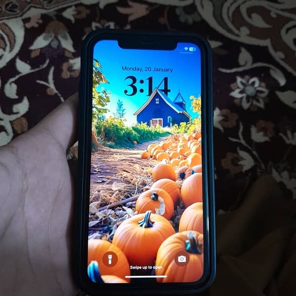 i Phone 11 64gb 10/10 condition 1