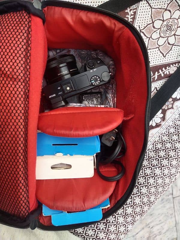 Sony alpha 6100 with accessories 11