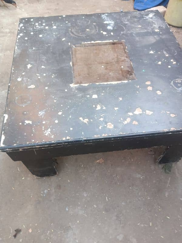 center Table for sale in good condition 2