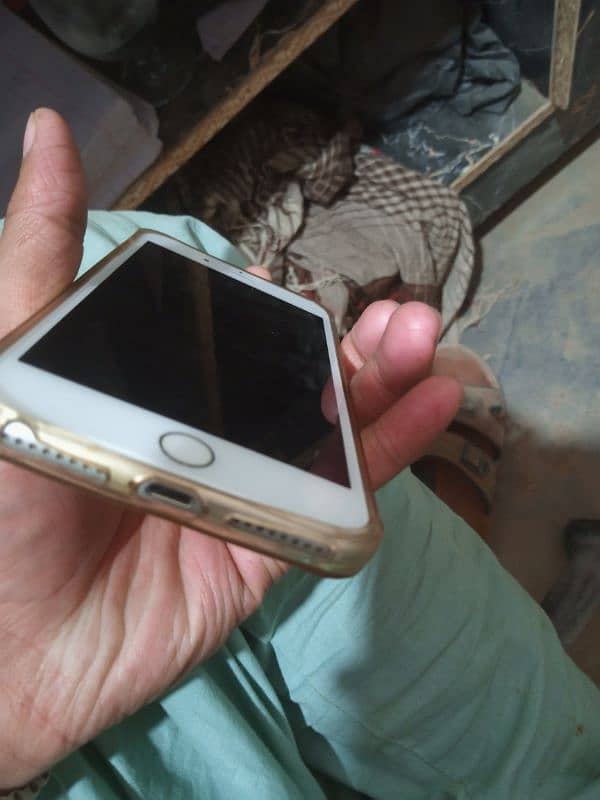 i phone 7 pulas used mobile good comdishion argent sae 03281207576l 3