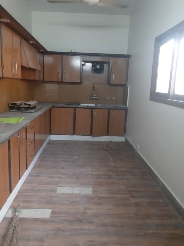 3 Bed DD, 1st floor, 450SQyd, Near Stadium West Open 3