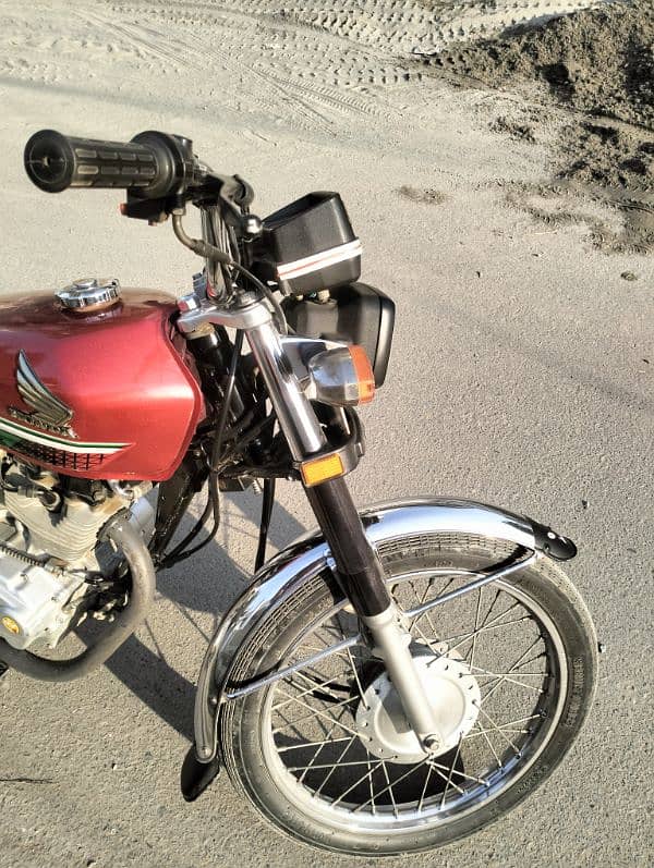 Honda 125 salf new condition 9000km chali hain 1