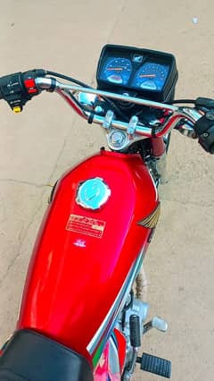 Honda CG 125 Red Karachi number clear