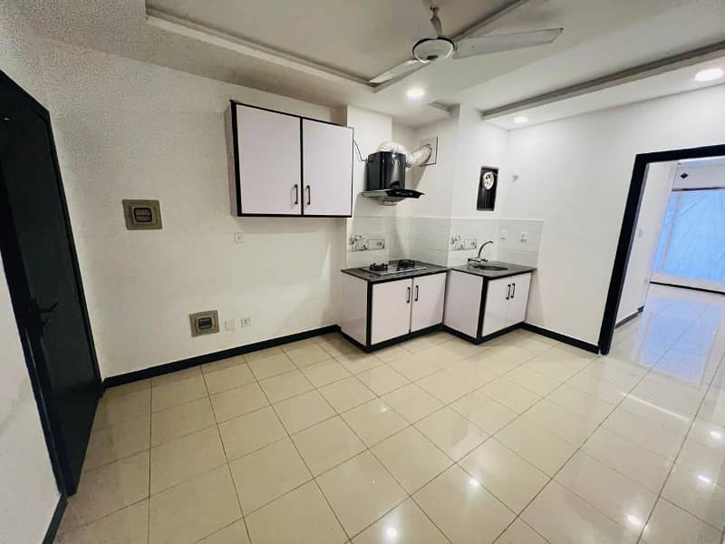 1 bedroom non furnished apartment available for rent in bahria town phase 4 civic center 6