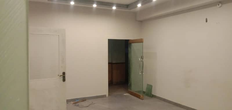 CORPORATE BUILDING MAIN SHAHRAH E FAISAL 1100 SQ FT SEMI FURNISHED WITH PARKING AND GENRATOR 2