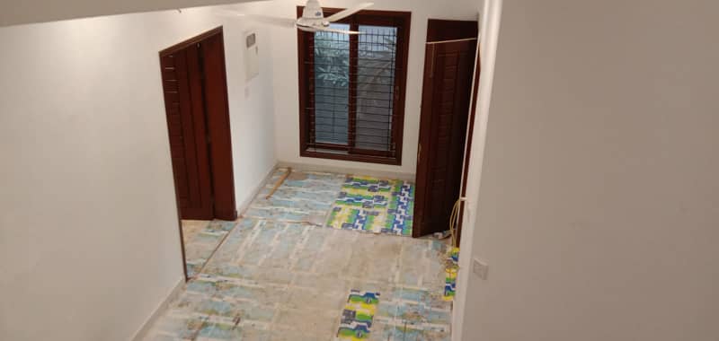 newly renovated bunglow KDA extention with car parking 1+3 bed room independent 10