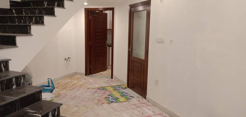 newly renovated bunglow KDA extention with car parking 1+3 bed room independent 18