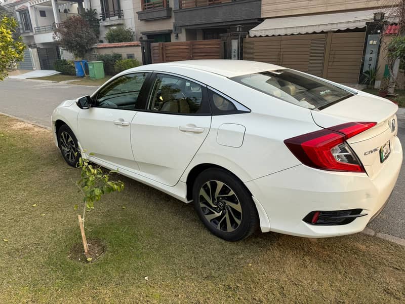 Honda Civic 2018 6