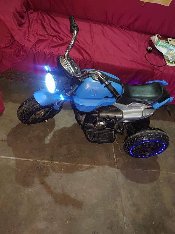 Kids electric bike, 3 wheels car bike 4