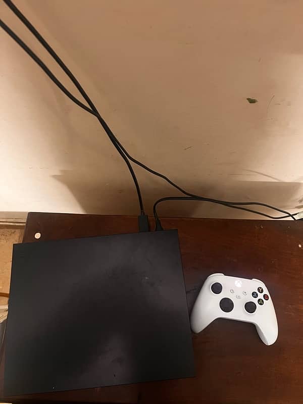 Xbox one x 1tb 2