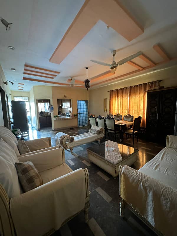 Triple Storey House Gas Water Electricity . Full Furnished House 6