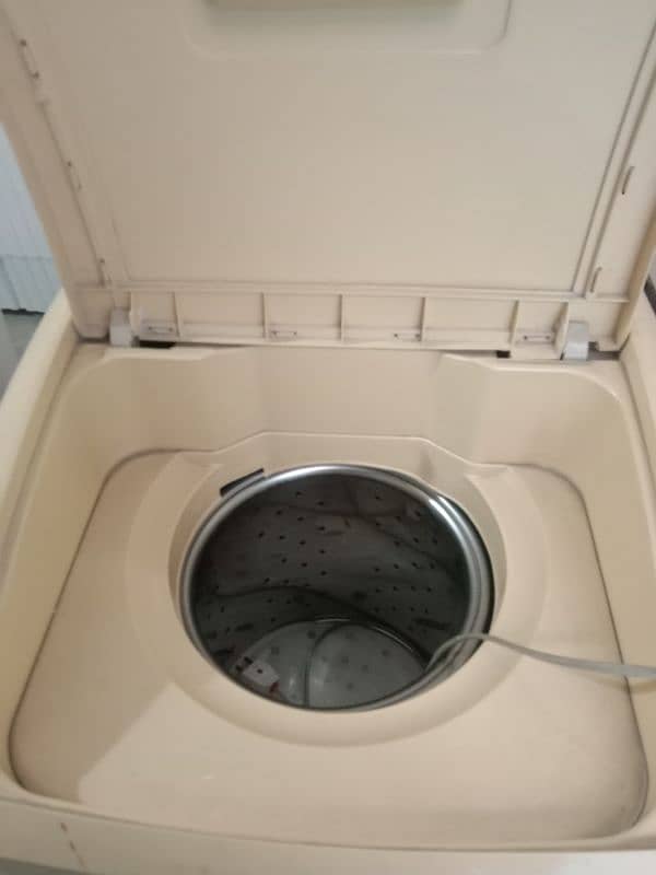 washing machine or dryer 0