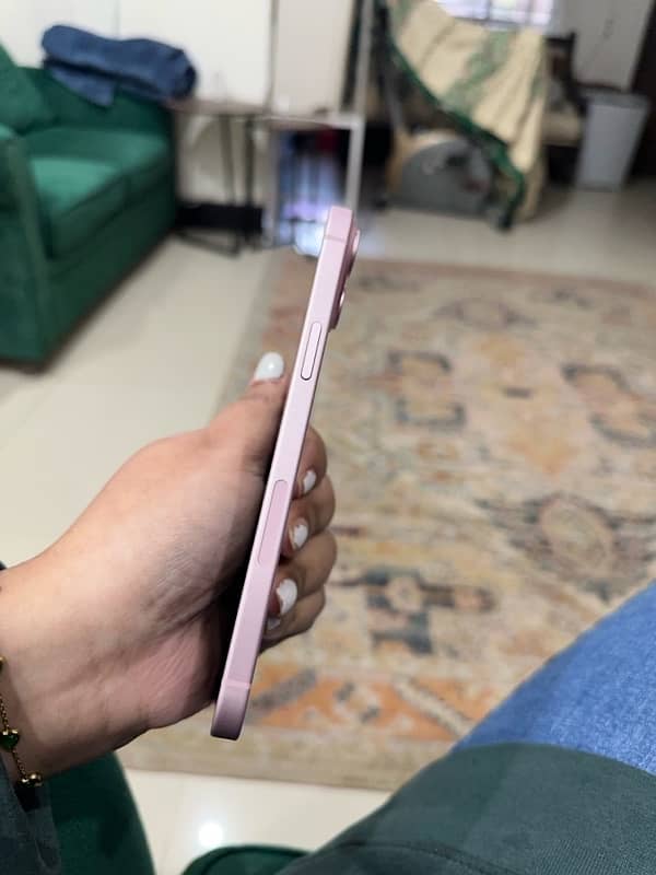 iPhone 15 Plus Pink Factory Unlocked 128GB 3