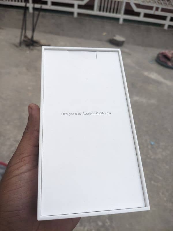 Iphone XS PTA back cracked 10