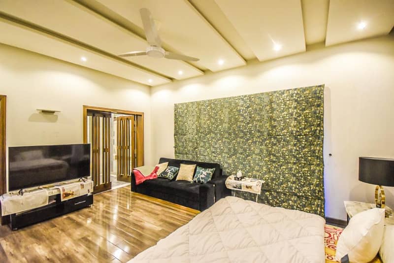 1 KANAL FULLY FURNISHED UPPER PORTION AVAILABLE FOR RENT 5