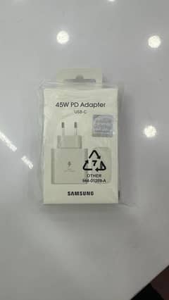 Samsung Super Fast 2.0 45 Watt Fast Charger And Cable