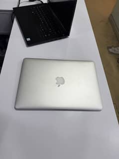 MacBook Air 2015 – Core i5 | 8GB RAM | 128GB SSD – Excellent Condition