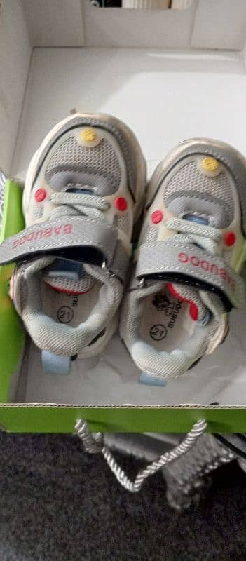 one pair baby boy shoes 3