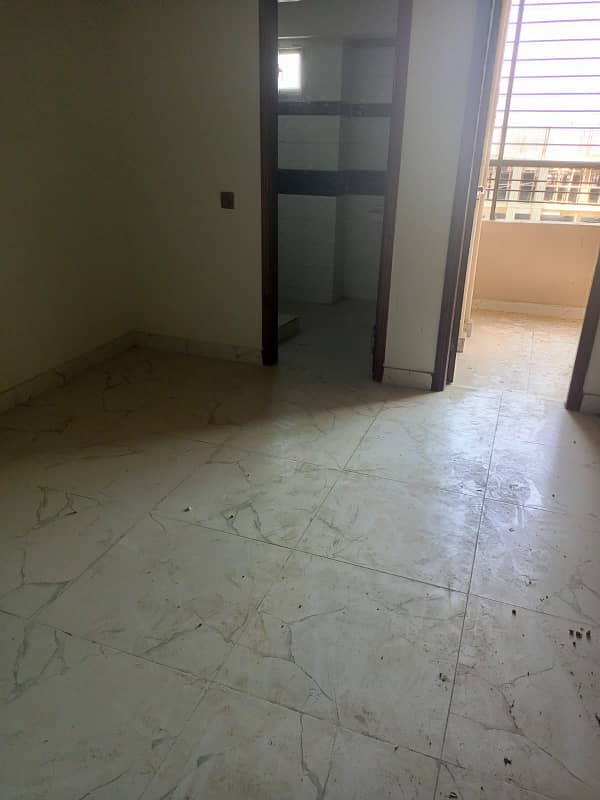 2 BED DD FLAT (ROYAL 8 ICON) FOR SALE IN GULSHAN E IQBAL 13 D 2 8