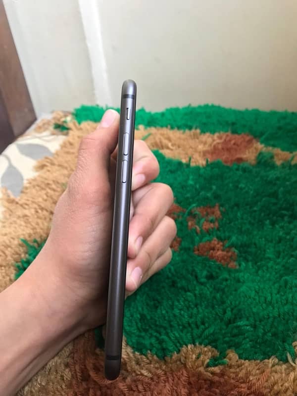 Iphone 8 (64 GB PTA approved ) 2