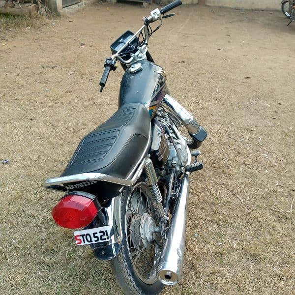 Honda CG 125 in 100% lush condition is for sale. 3