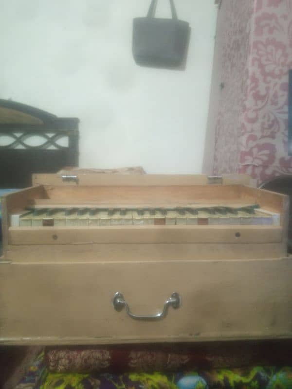 Indian harmonium 5