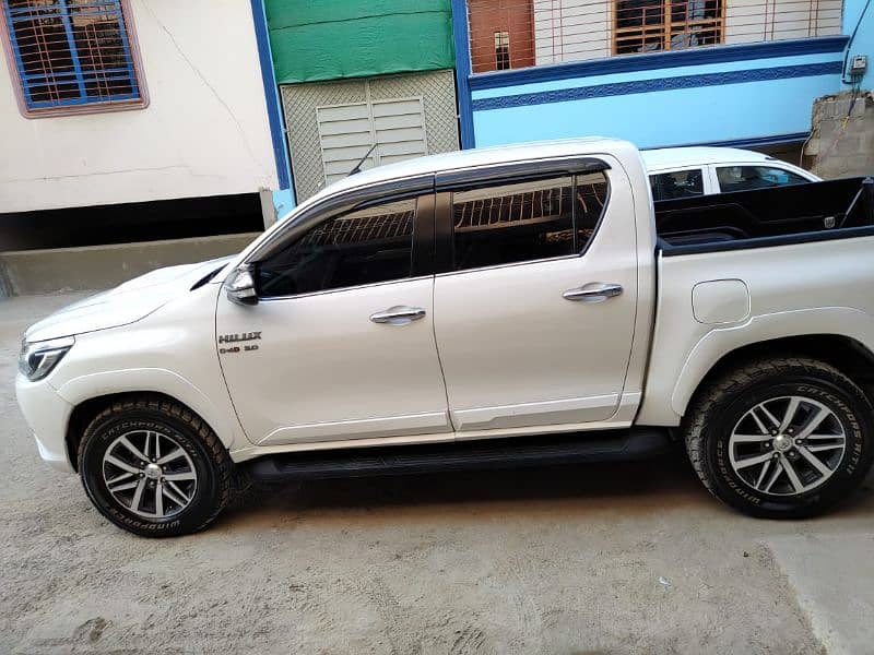 Toyota Hilux Revo V 2017 2