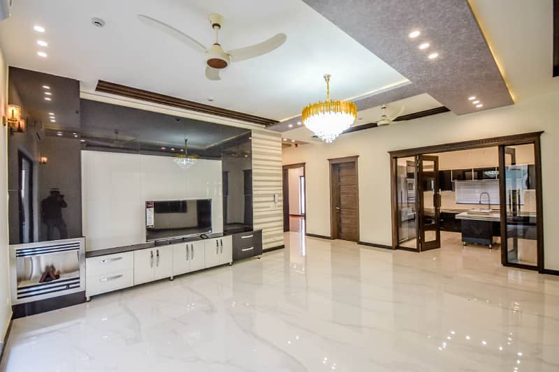 1 KANAL ULTRA MODERN BUNGALOW AVAILABLE FOR RENT 20