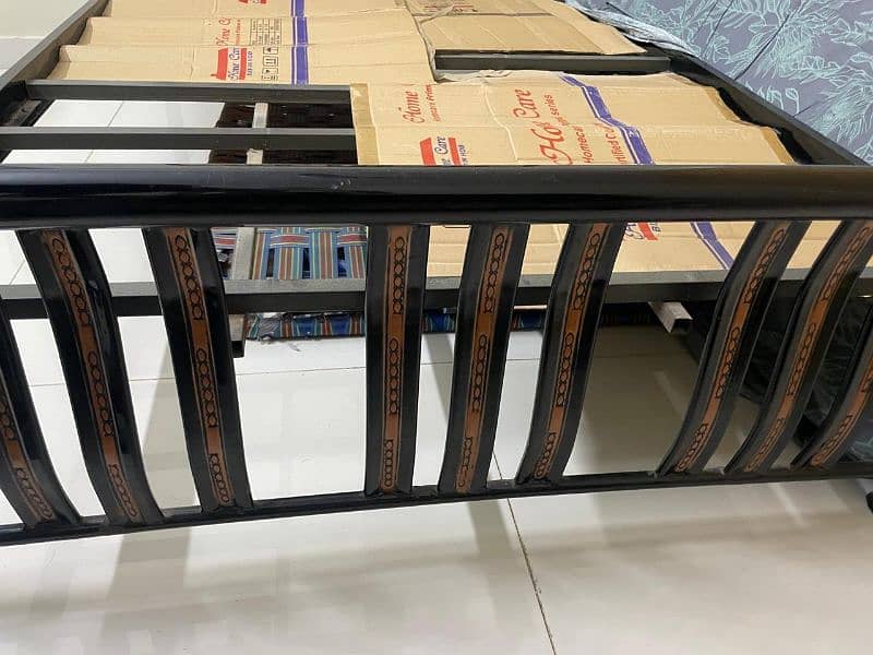 Iron bed 10/10 condition single bed 1