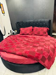 Black Round Bed Set