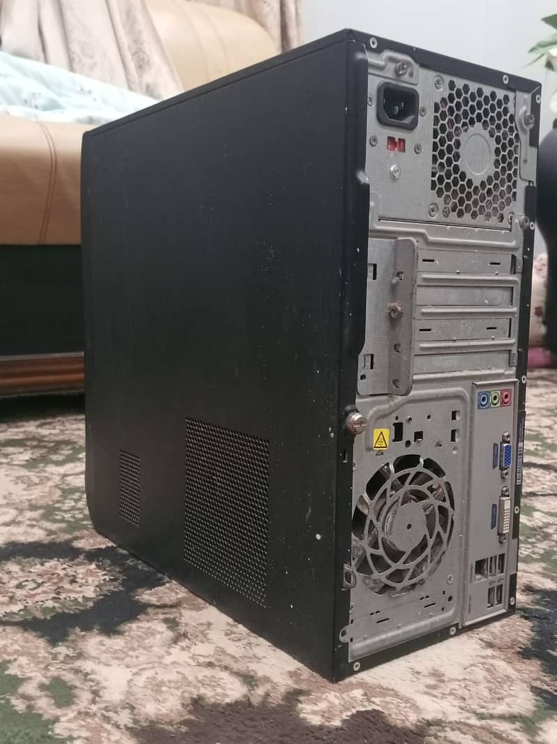 Core i5 2nd Generation , 8 GB Ram , 520 GB HDD. 2