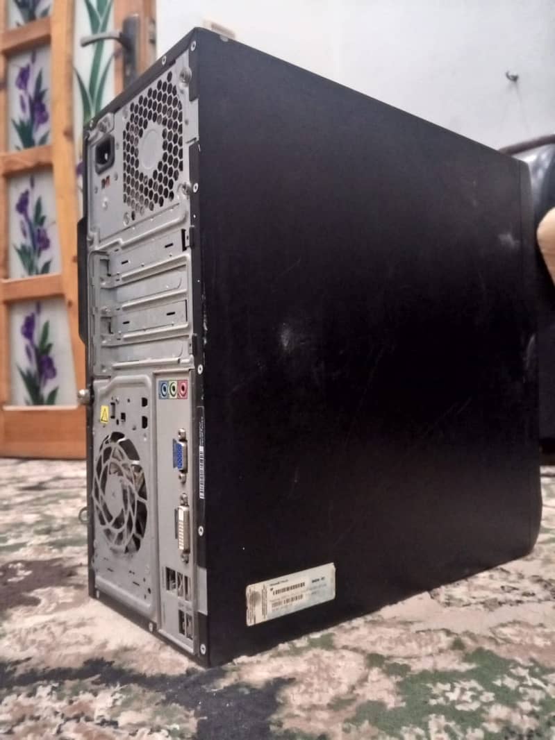 Core i5 2nd Generation , 8 GB Ram , 520 GB HDD. 3