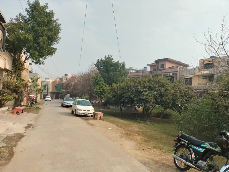 3.5 MARLA BRAND NEW HOUSE FOR SALE AT THE HOT LOCATION OF JOHAR TOWN facing park option 1