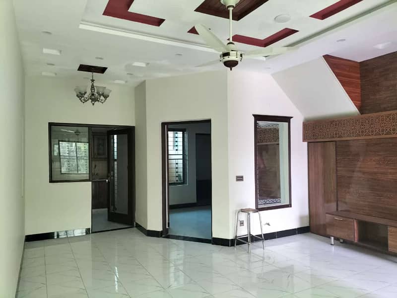 3.5 MARLA BRAND NEW HOUSE FOR SALE AT THE HOT LOCATION OF JOHAR TOWN facing park option 8