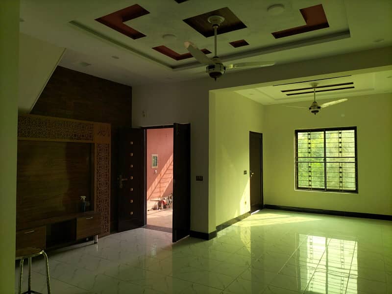 3.5 MARLA BRAND NEW HOUSE FOR SALE AT THE HOT LOCATION OF JOHAR TOWN facing park option 10