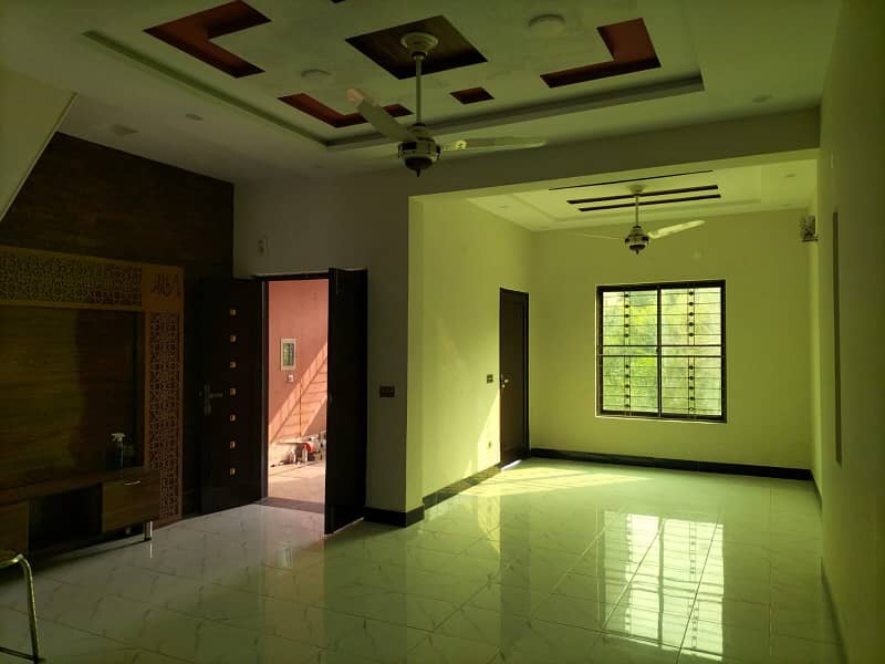 3.5 MARLA BRAND NEW HOUSE FOR SALE AT THE HOT LOCATION OF JOHAR TOWN facing park option 14