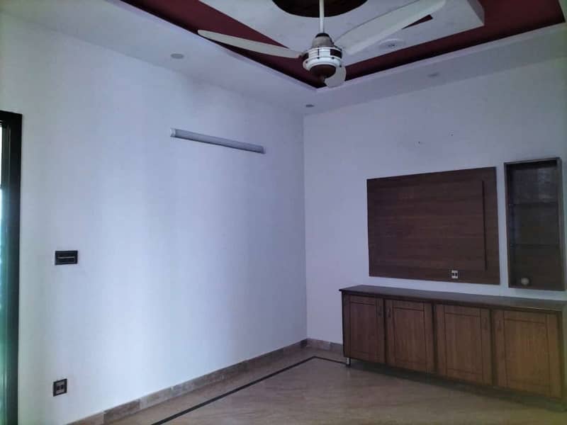 3.5 MARLA BRAND NEW HOUSE FOR SALE AT THE HOT LOCATION OF JOHAR TOWN facing park option 18