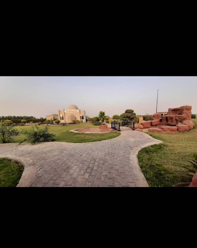 2 Kanal Beautiful Location Plot Available For Sale In Lyallpur Villas 0