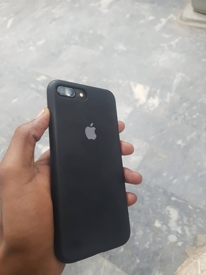 Apple iPhone 7 Plus 1