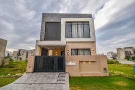 5 MARLA ULTRA MODERN HOUSE AVAILABLE FOR RENT